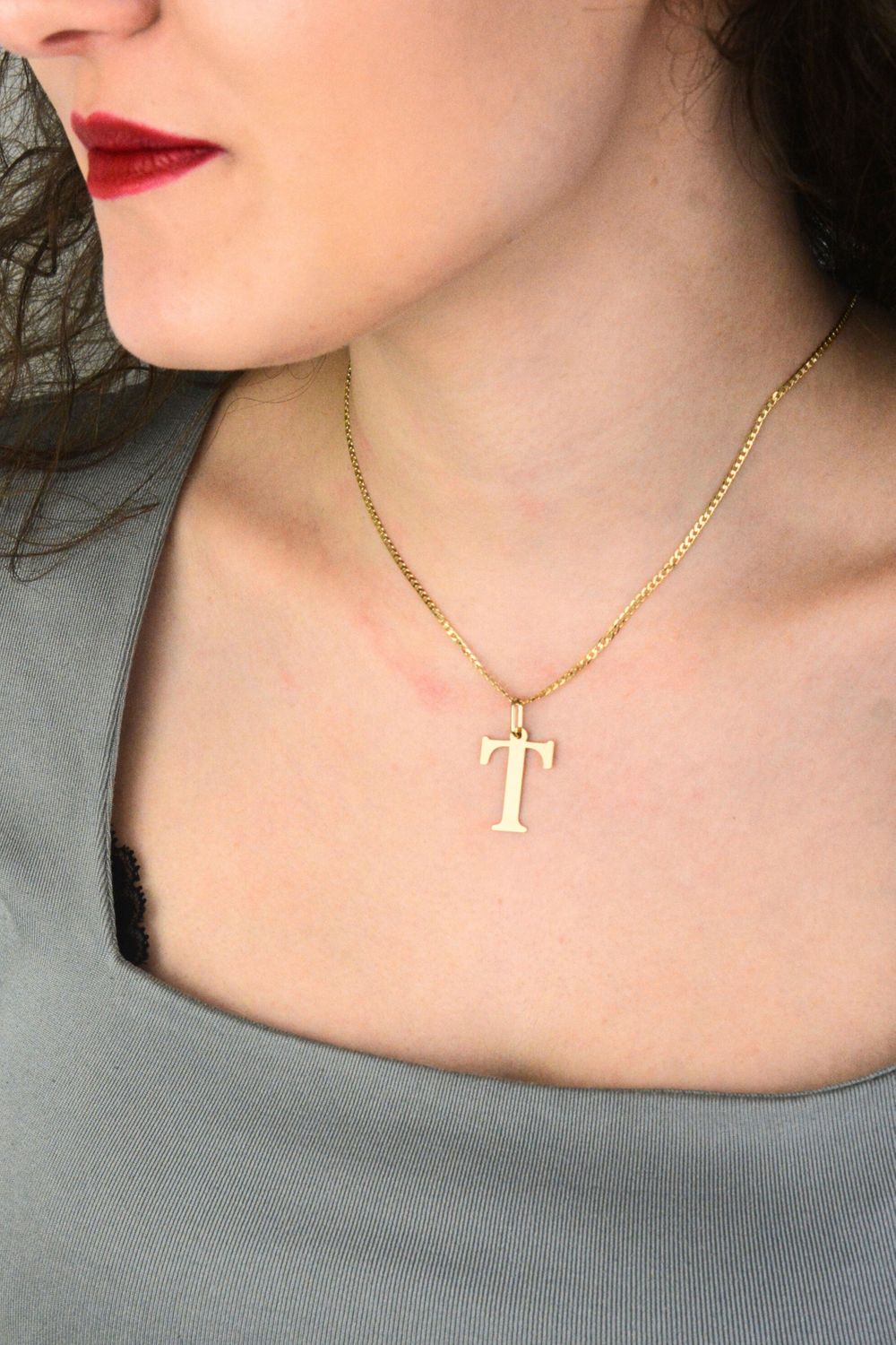 Elegancka złota zawieszka wykonana z najwyższej jakości złota próby 585..jpg